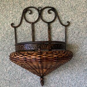 Wicker & Wrought Iron Decorative 
Wall Pocket. Tuscan Cottagecor Planter Patio